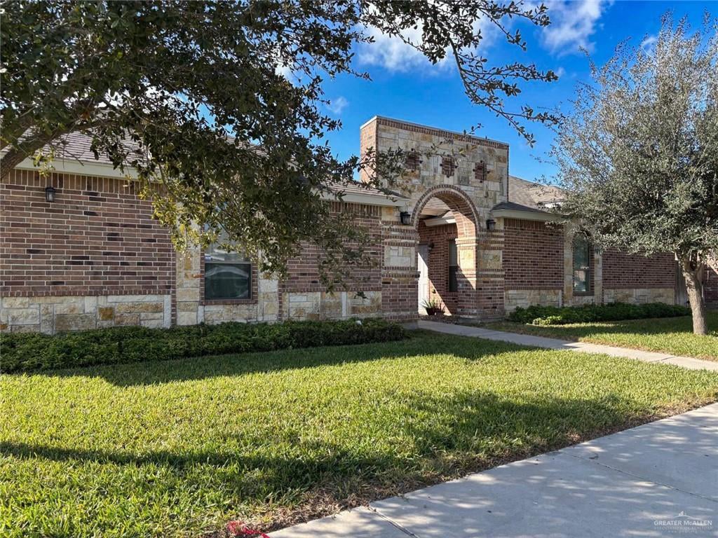2600 E Frankin, Alton TX